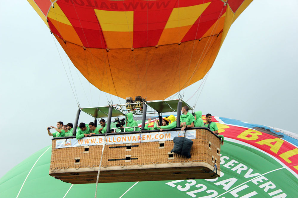 zichron-menachem-camp-for-children-with-cancer-flying-in-hot-air-balloon-in-holland